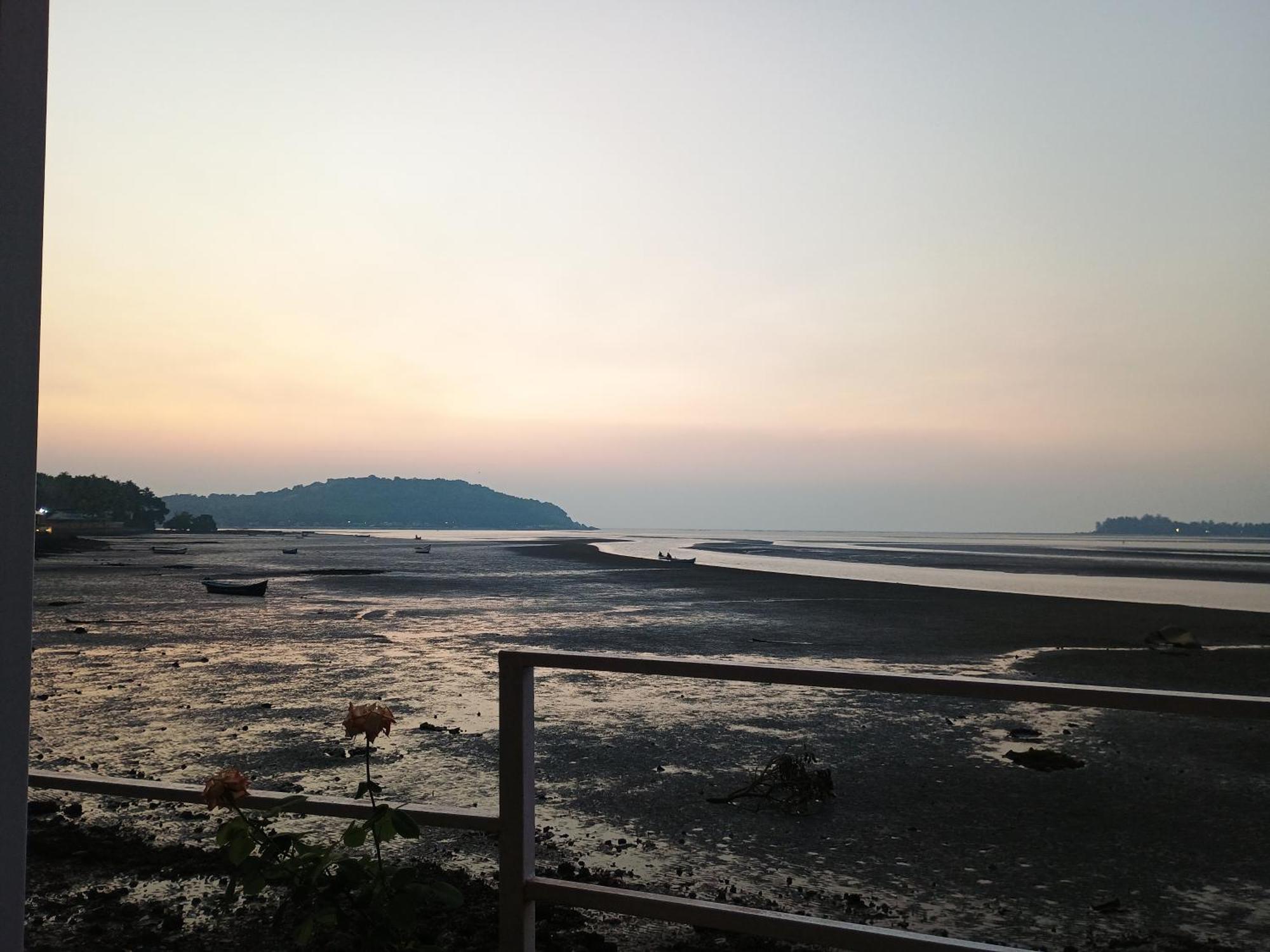 Gs Home On The Bay - Sea & Forest View Glass Studio Vagator Ngoại thất bức ảnh