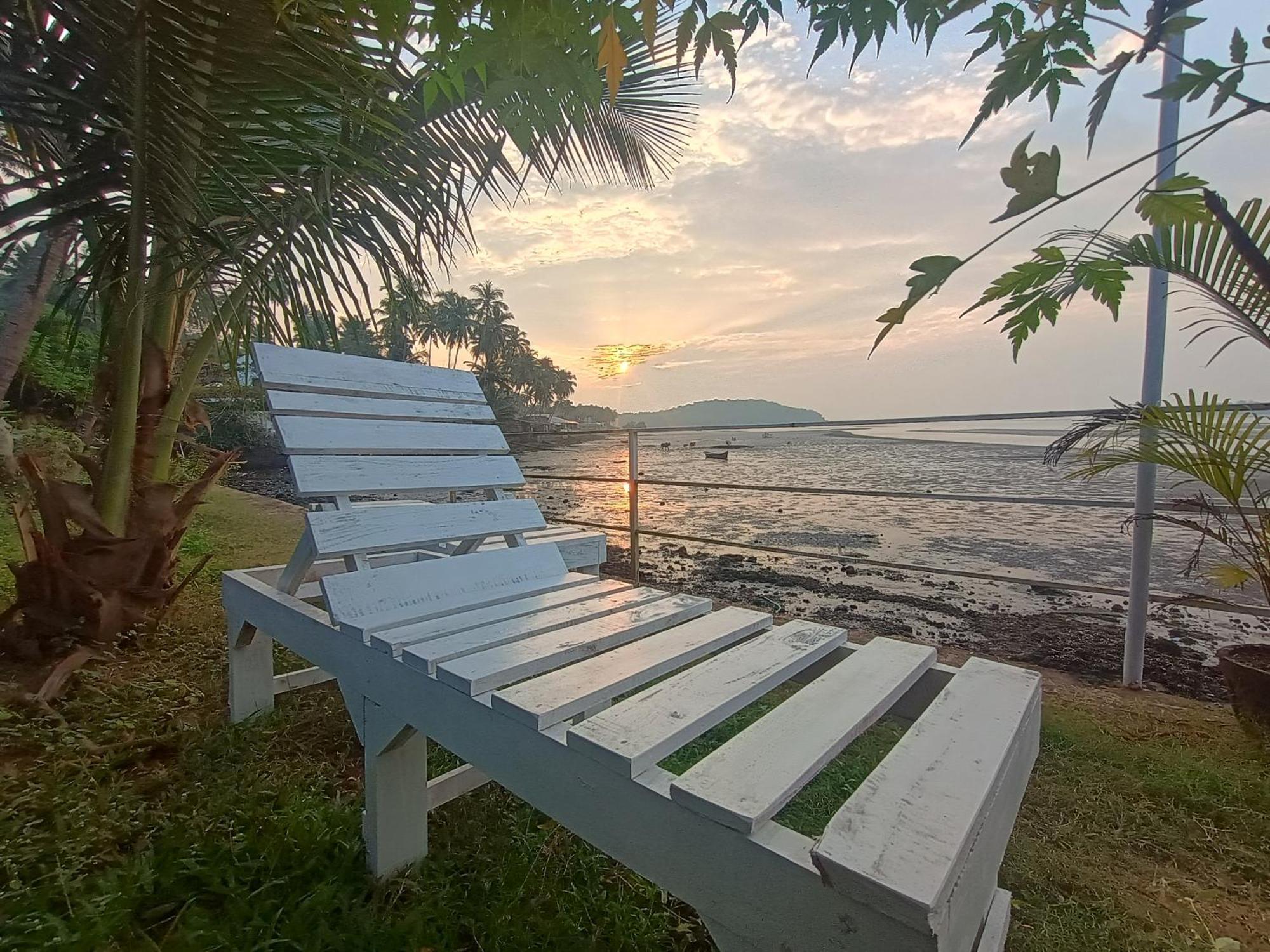 Gs Home On The Bay - Sea & Forest View Glass Studio Vagator Ngoại thất bức ảnh